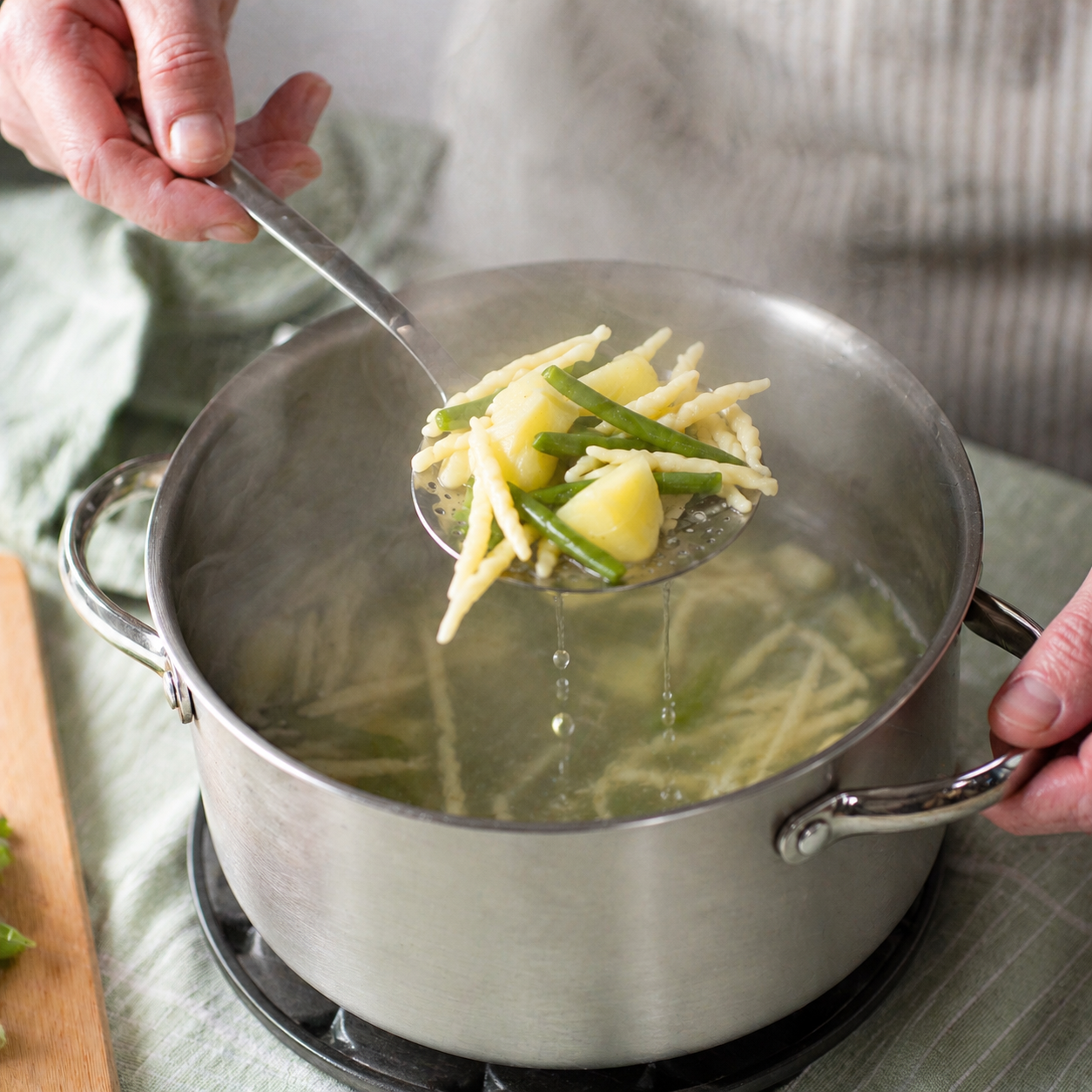 Trofie al pesto with green beans and potatoes: ingredients